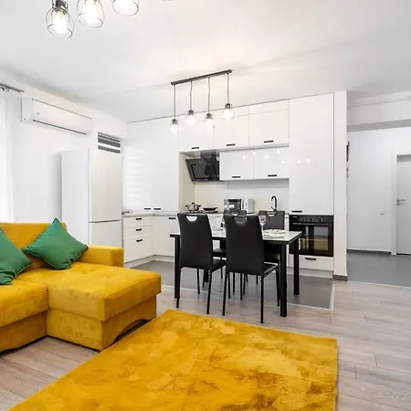 Apartament Carol New Building With Balcony