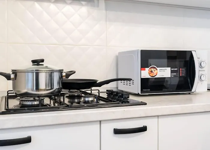 Carol New Building With Balcony Bukarest