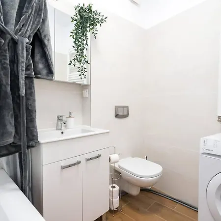 Carol New Building With Balcony Apartment *