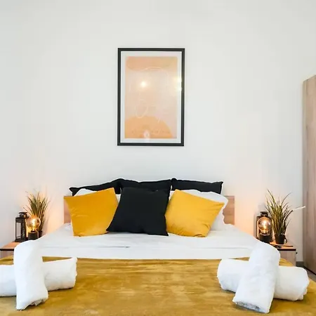 Daire Carol New Building With Balcony *