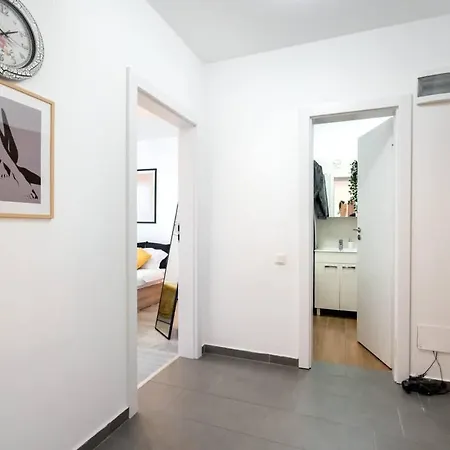 Carol New Building With Balcony *