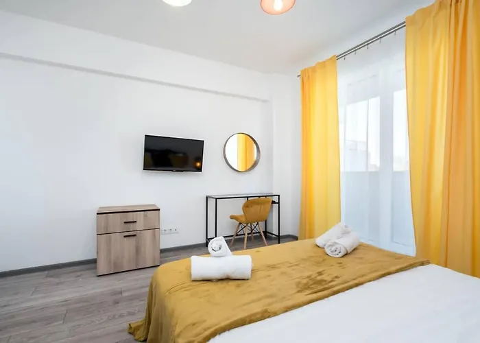 Carol New Building With Balcony Bucareste