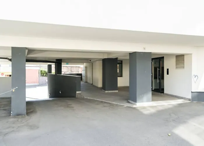 Carol New Building With Balcony *