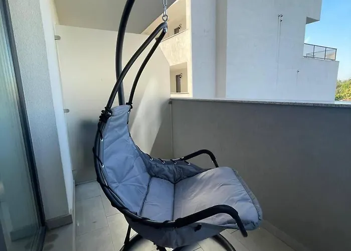 アパート Carol New Building With Balcony *