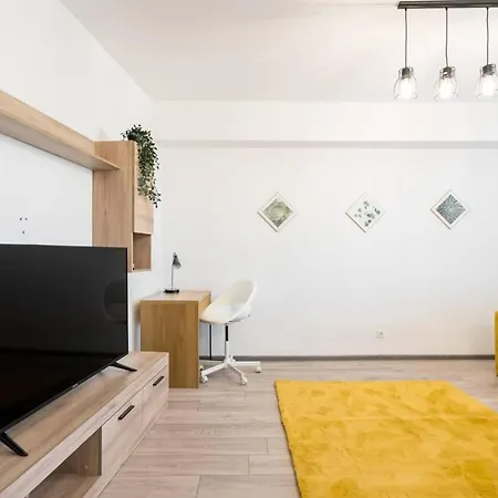 Carol New Building With Balcony