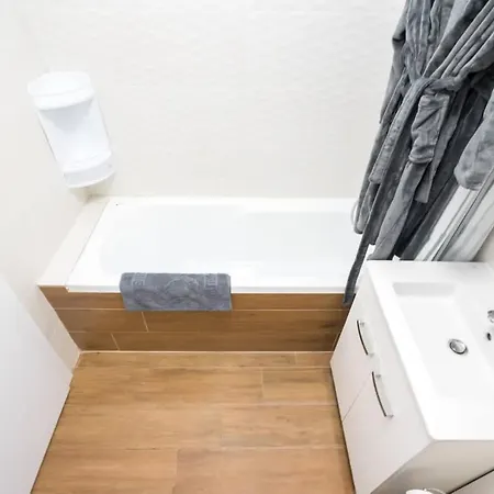 Carol New Building With Balcony Bucarest