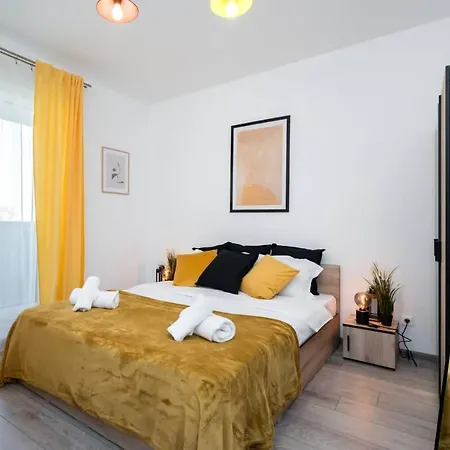 Carol New Building With Balcony Апартаменты *