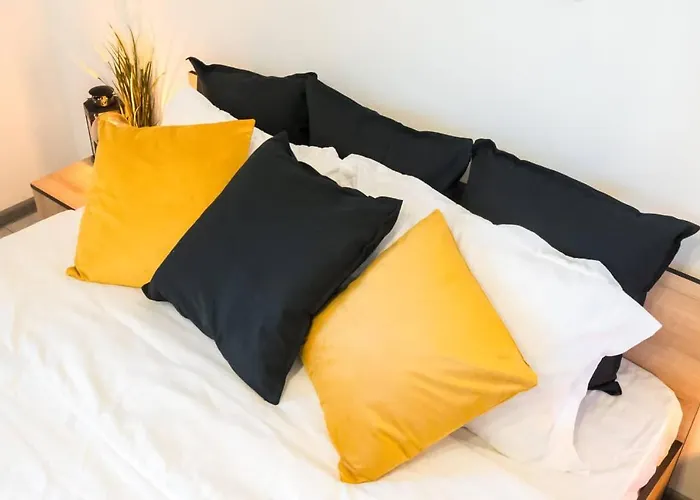 Carol New Building With Balcony *